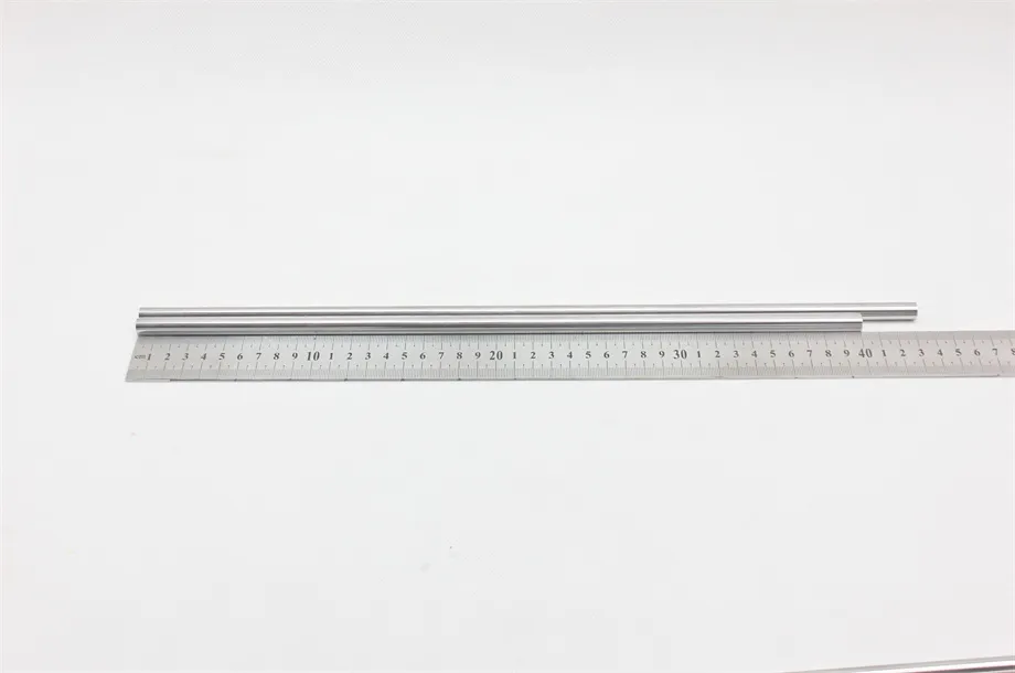 What are the uses and characteristics of pure tungsten rods?
